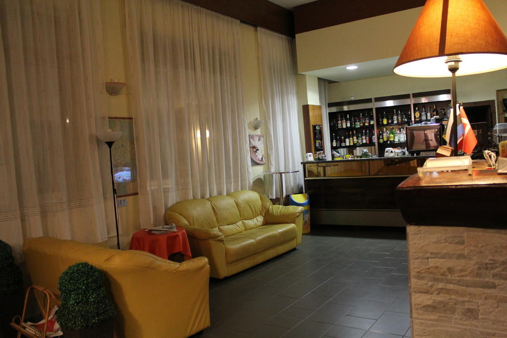 Hotel 106 Sellia Marina Extérieur photo